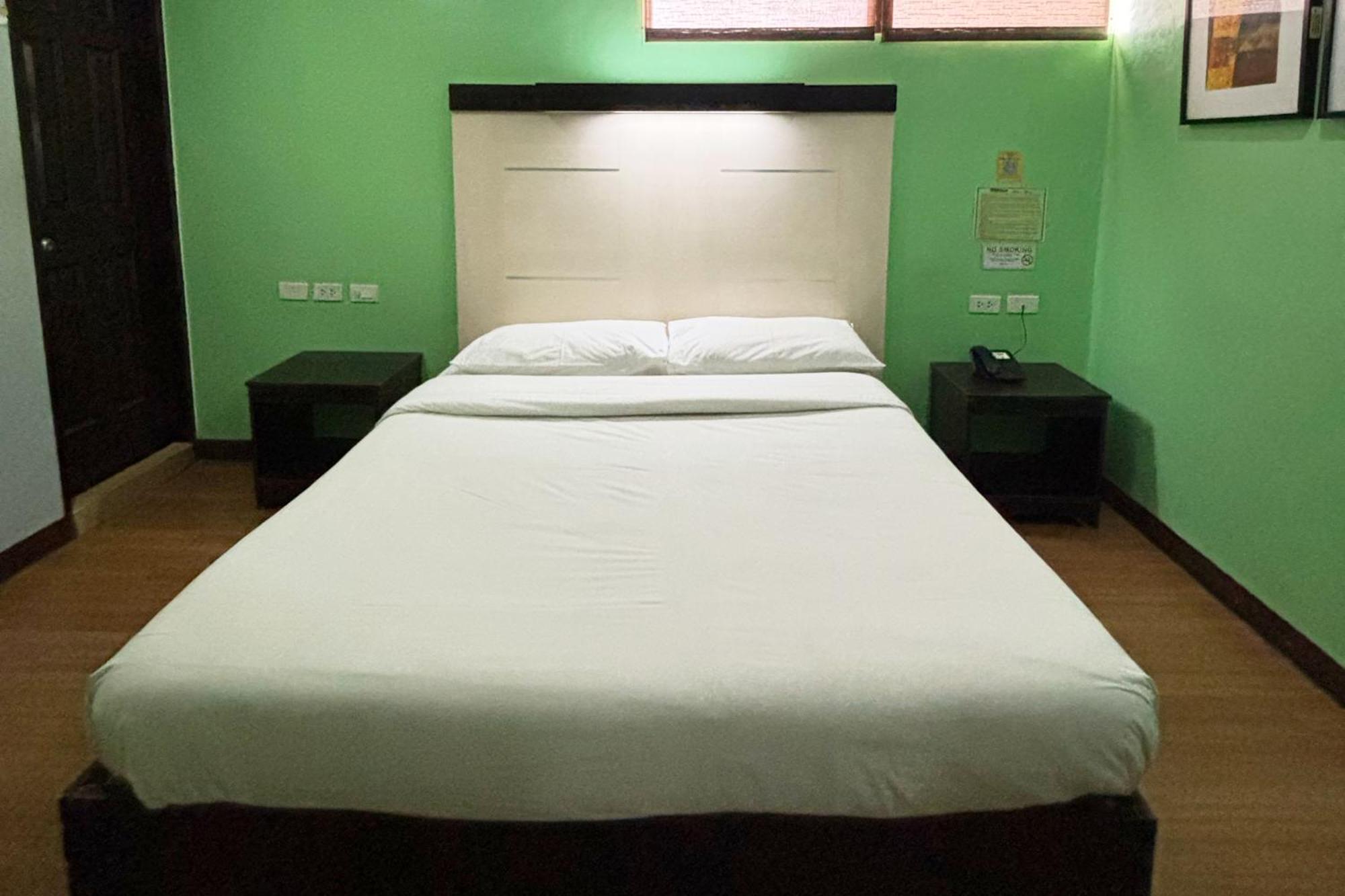 Sugbutel Family Hotel Cebu Kültér fotó